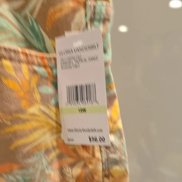 Gloria Vanderbilt Tropical Print Capri Pants - Picture 4 of 8